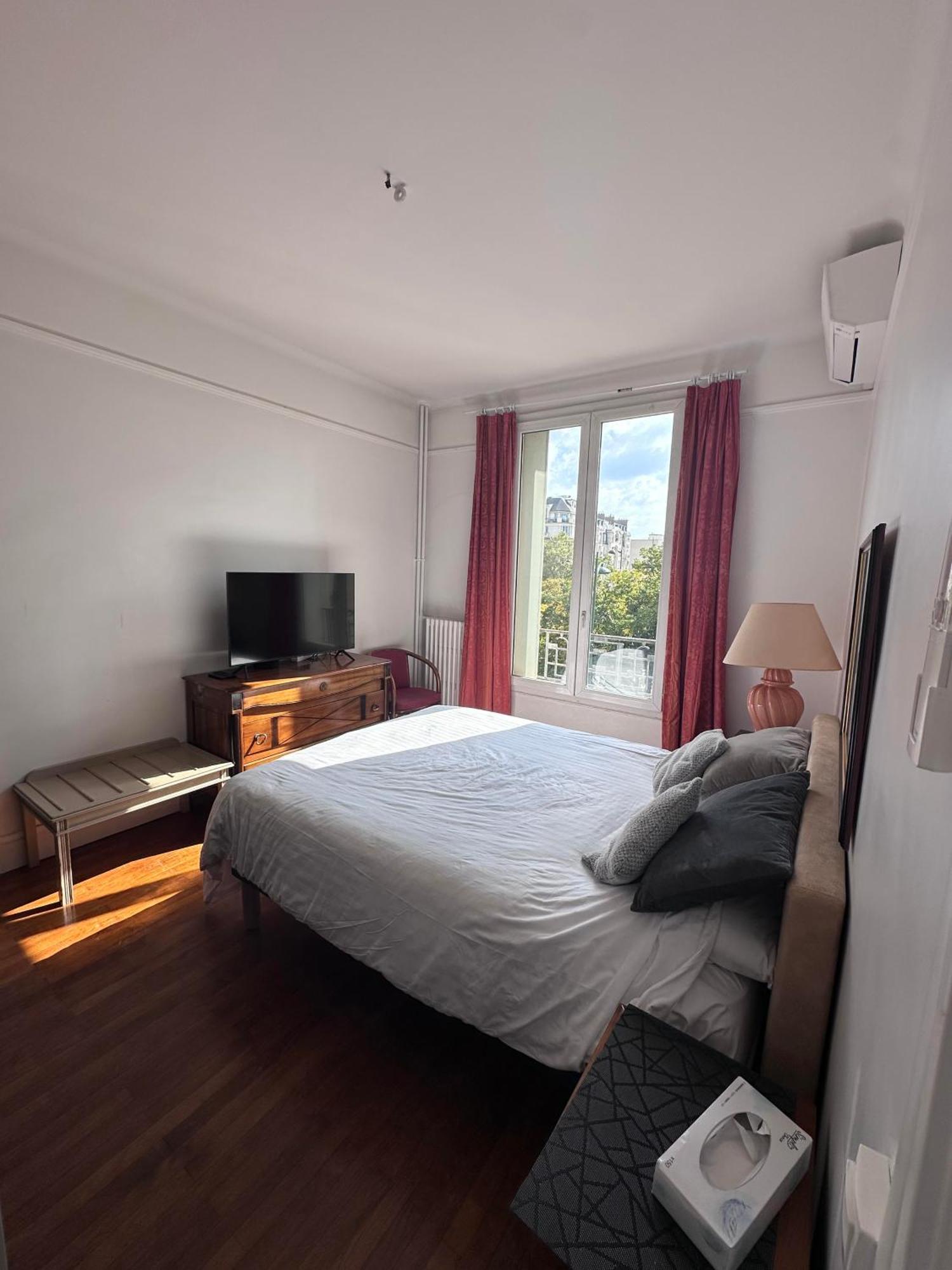 Apartment Luxueux A La Porte D'auteuil - 16eme Arrondissement *